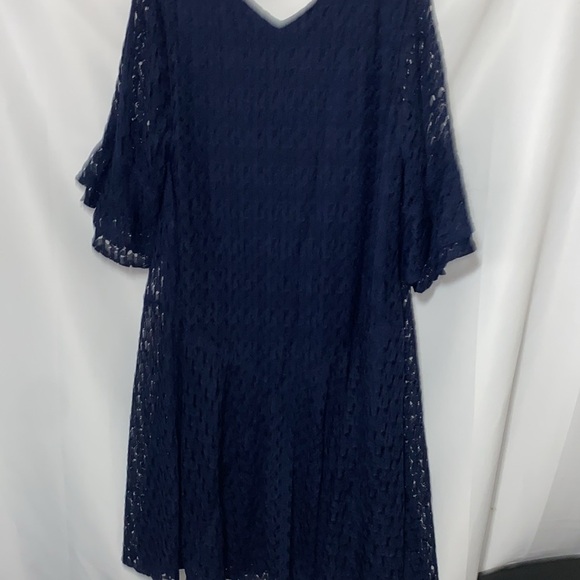 ROZ & ALI WO SIZE 22 NAVY LASER CUT-CROCHET LOOK BELL SLEEVES  FULLY LINED EUC - Picture 14 of 14